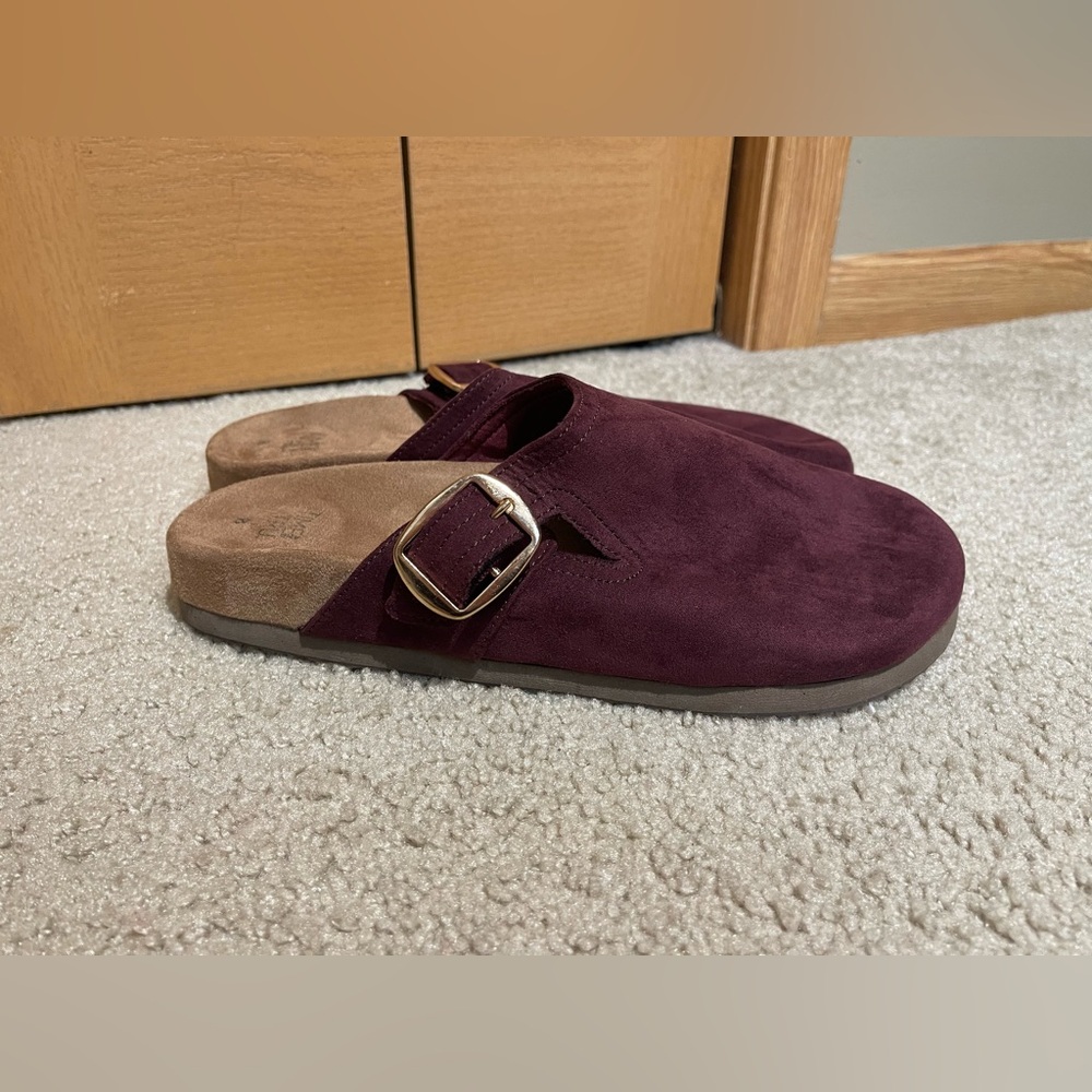 NWOT Time and Tru Women's Burgundy mules